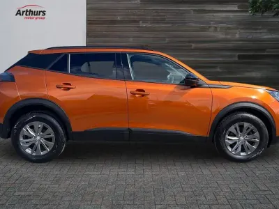 Used Peugeot 2008 Active+ 100 HP (73 kW) 2023 Orange SUV