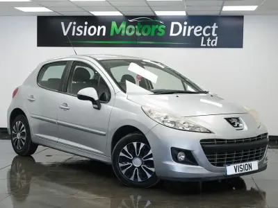 Używany Peugeot 207 Active 2012 Srebrny Hatchback