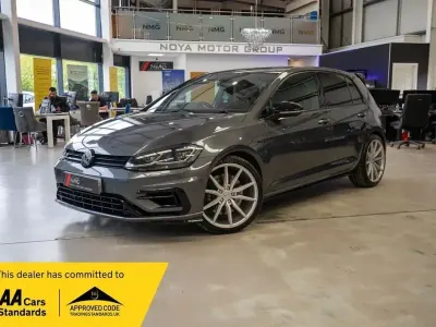 Begagnad VW Golf VII R 310 HK (228 kW) 2017 Grå Halvkombi