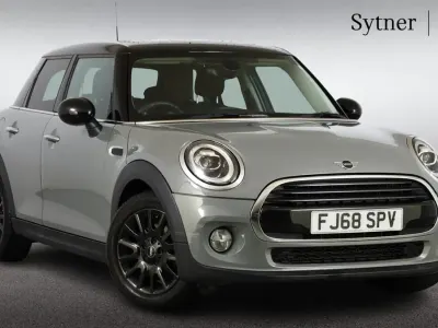 Usado Mini Cooper Classic 134 HP (98 kW) 2018 Cinzento Citadino