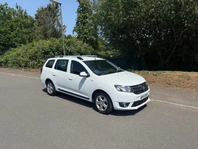 Used Dacia Logan MCV Lauréate 88 HP (64 kW) 2016 Alpine white Estate