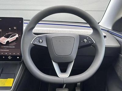 New Tesla Model Y Long Range AWD 286 kW (389 HP) 2025 White SUV