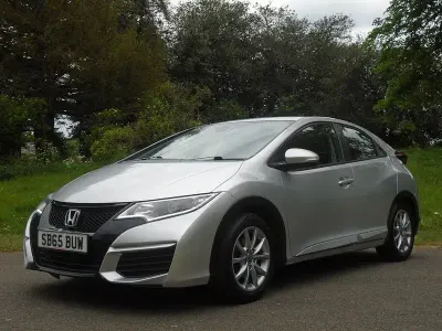 Używany Honda Civic S 2015 Srebrny Hatchback