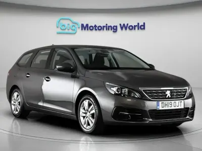 Second-hand Peugeot 308 SW Active 130 CP (95 kW) 2019 Gri Break