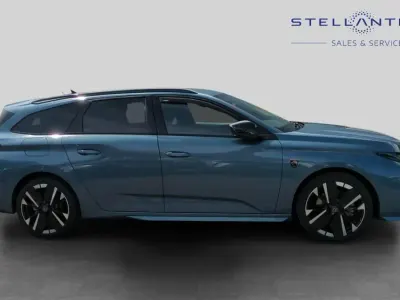 Used Peugeot 308 SW GT 143 HP (105 kW) 2026 Blue Estate