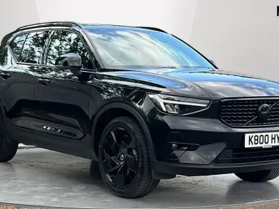 Usado Volvo XC40 Plus 163 CV (119 kW) 2025 Negro SUV