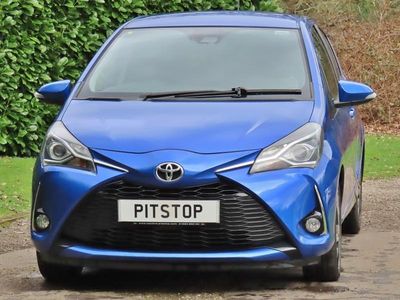 Used Toyota Yaris Design 111 HP (81 kW) 2018 Blue Hatchback