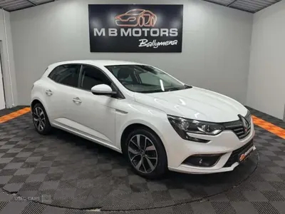 Used Renault Mégane IV Iconic 2019 White Hatchback