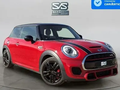 Usado Mini John Cooper Works Hatch 231 CV (169 kW) 2017 Rojo Utilitario