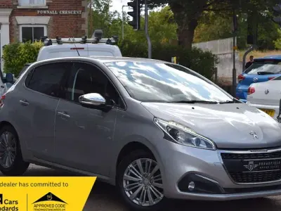Used Peugeot 208 Allure 82 HP (60 kW) 2017 Silver Hatchback