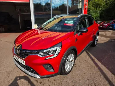 Used Renault Captur Iconic 100 HP (73 kW) 2020 Red/black SUV