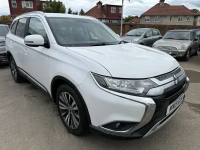 Used Mitsubishi Outlander 2019 White SUV