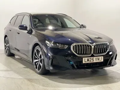 Usado BMW i5 M Sport 250 kW (340 CV) 2025 Negro Familiar