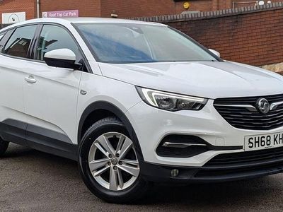 Used Vauxhall Grandland X S 130 HP (95 kW) 2018 White SUV