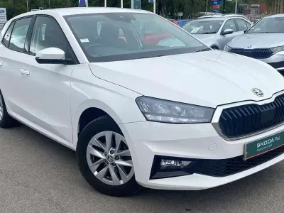 Used Skoda Fabia Comfort 59 HP (43 kW) 2023 Candy white Hatchback