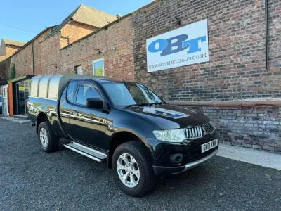 Usado Mitsubishi L200 134 HP (98 kW) 2011 Preto Pickup