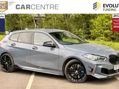 Begagnad BMW M135 Sport Line 2021 Grå Halvkombi