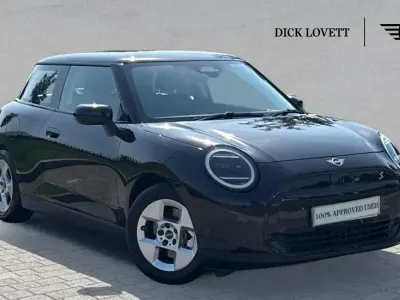 Used Mini Cooper SE Hatch 158 kW (215 HP) 2024 Black Hatchback