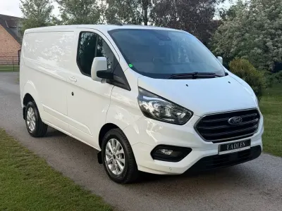 Usado Ford Transit Custom Limited 130 HP (95 kW) 2023 Branco Van