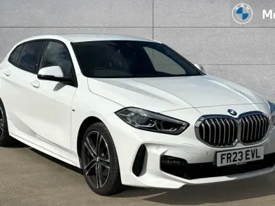 Usado BMW 118 M Sport 136 CV (100 kW) 2023 Blanco Utilitario