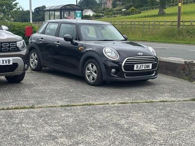 Black Used 2017 Mini Cooper Hatch Hatchback | £8,995 (Good price)