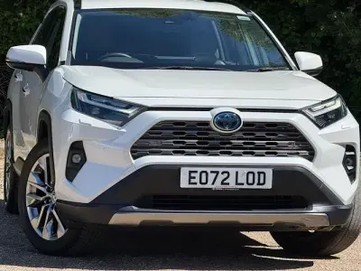 Usado Toyota RAV4 218 HP (160 kW) 2025 SUV
