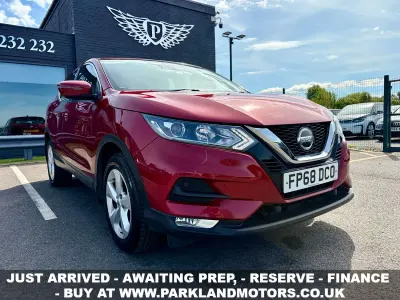 Used Nissan Qashqai Acenta Premium 2018 Red SUV