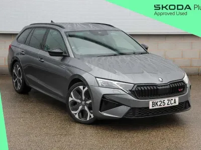 Używany Skoda Octavia vRS 265 KM (194 kW) 2025 Szary Kombi