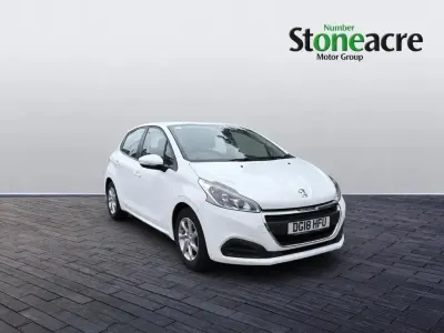 Used Peugeot 208 Active 80 HP (58 kW) 2018 White Hatchback