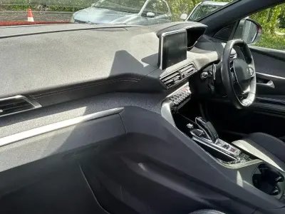 Second-hand Peugeot 3008 Premium 129 CP (94 kW) 2020 Roșu SUV