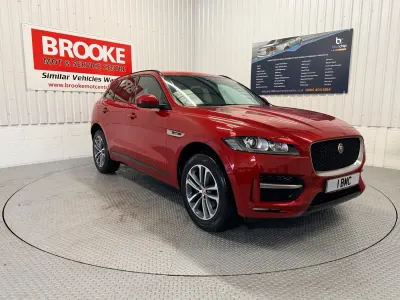 Usado Jaguar F-Pace R-Sport 180 HP (132 kW) 2017 Vermelho SUV
