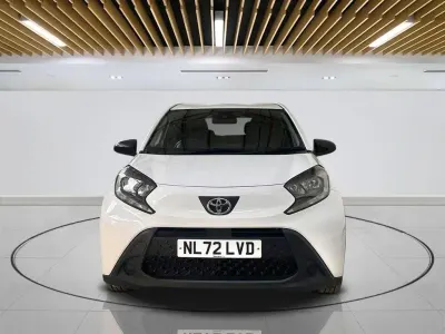 Used Toyota Aygo X PURE 72 HP (52 kW) 2022 White SUV