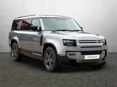 Używany Land Rover Defender SE Dynamic 300 KM (220 kW) 2023 Szary SUV