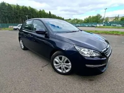 Używany Peugeot 308 Active 120 KM (88 kW) 2016 Niebieski Hatchback