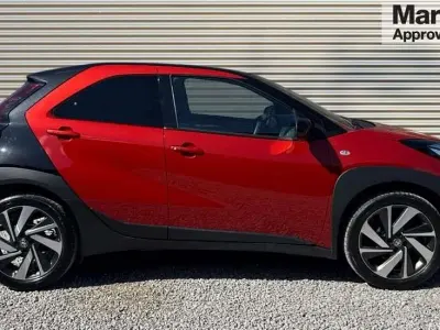 Used Toyota Aygo X 72 HP (52 kW) 2024 Red SUV