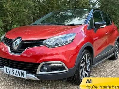 Used Renault Captur Signature 88 HP (64 kW) 2016 Red/black SUV