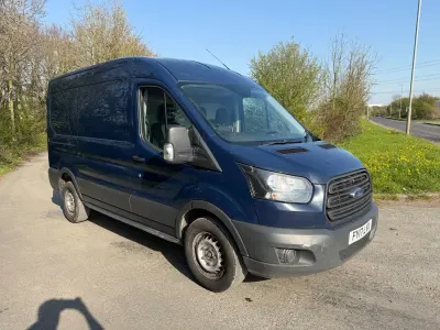 Second-hand Ford Transit 130 CP (95 kW) 2017 Albastru Van