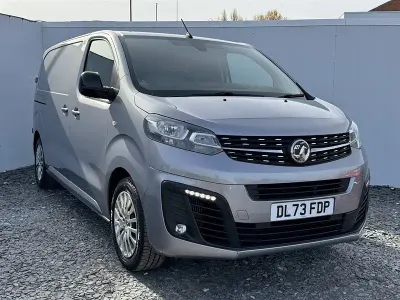 Second-hand Vauxhall Vivaro S 120 CP (88 kW) 2023 Gri Monovolum