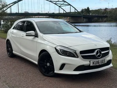 Begagnad Mercedes A200 Premium 2016 Vit Halvkombi