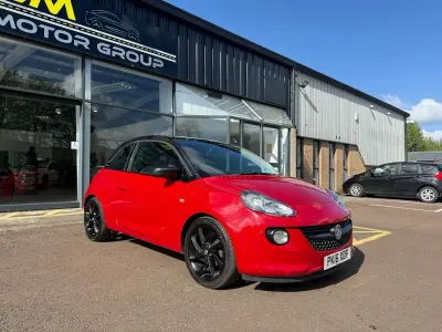Usado Vauxhall Adam 70 HP (51 kW) 2016 Vermelho Citadino
