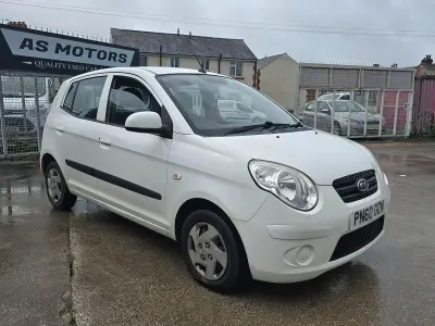 Used Kia Picanto 60 HP (44 kW) 2010 White Hatchback