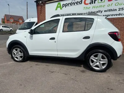 Begagnad Dacia Sandero Lauréate 2014 Vit Halvkombi