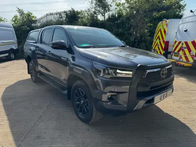 Usado Toyota HiLux 201 CV (147 kW) 2023 Gris Pickup/Camioneta