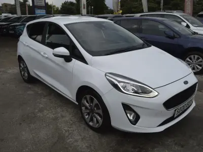 Używany Ford Fiesta Trend 95 KM (69 kW) 2020 Biały Hatchback