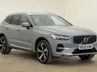 Usado Volvo XC60 Ultra 247 HP (181 kW) 2025 Cinzento SUV