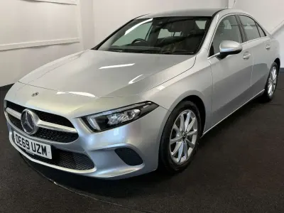 Używany Mercedes A200 163 KM (119 kW) 2019 Srebrny Sedan/Limuzyna