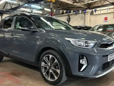 Używany Kia Stonic 118 KM (86 kW) 2023 Szary SUV