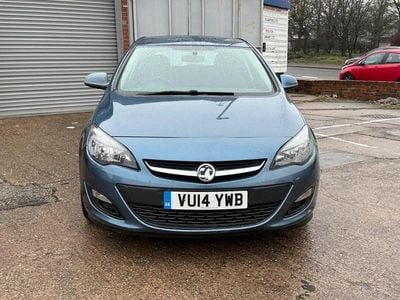 Blue Used 2014 Vauxhall Astra Design Edition Hatchback | £1,499 (Good price)