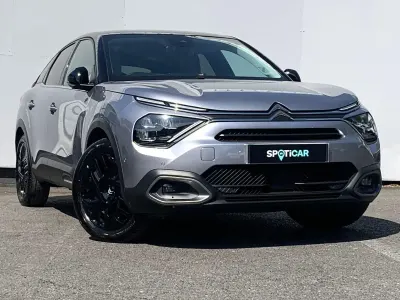 Begagnad Citroën e-C4 100 kW (136 HK) 2024 Grå Halvkombi