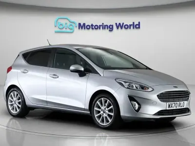 Używany Ford Fiesta Titanium 95 KM (69 kW) 2021 Srebrny Hatchback